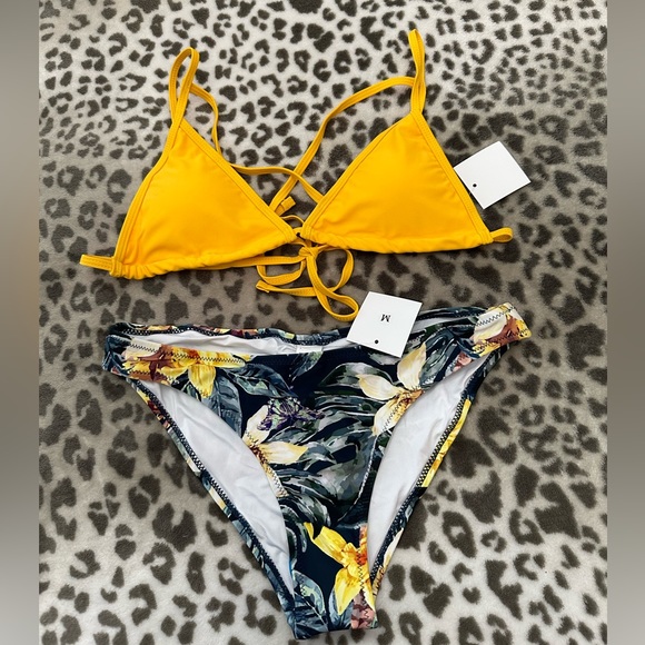 October Love Strappy Cheeky Bikini in Golden Yellow Floral Size Medium - Picture 5 of 16